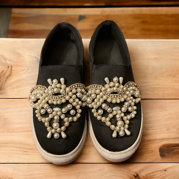 🔥Gorgeous Blingy Gold Pearl & Rhinestone Comfortable Slip On Sneakers! - Picture 9 of 11